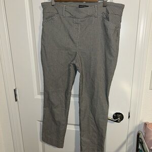 Hilary Radley Women’s XL Black And White Check Capri Pull On Pants 34x25